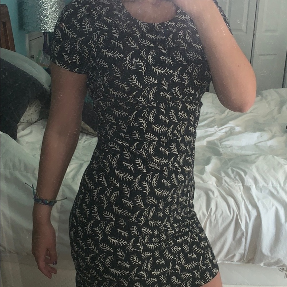 Black and White Patterned Dress - Picture 5 of 5